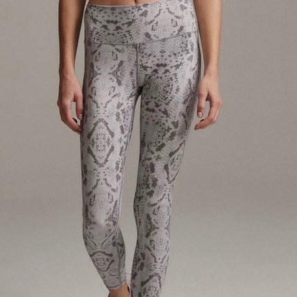 Varley Century 2.0 High-Waisted Leggings In Snakeskin Print. Size XS - Picture 5 of 6